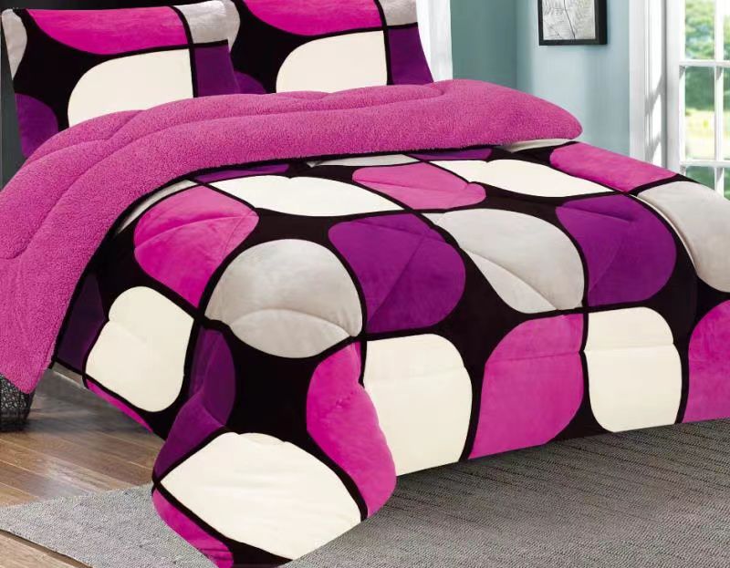 [😍PROMOTION 😍] LUXURIOUS COMFY WARM LUSHIOUS Woolen Duvet ; Size: 6*6 Does not have a bedsheet or pillowcases