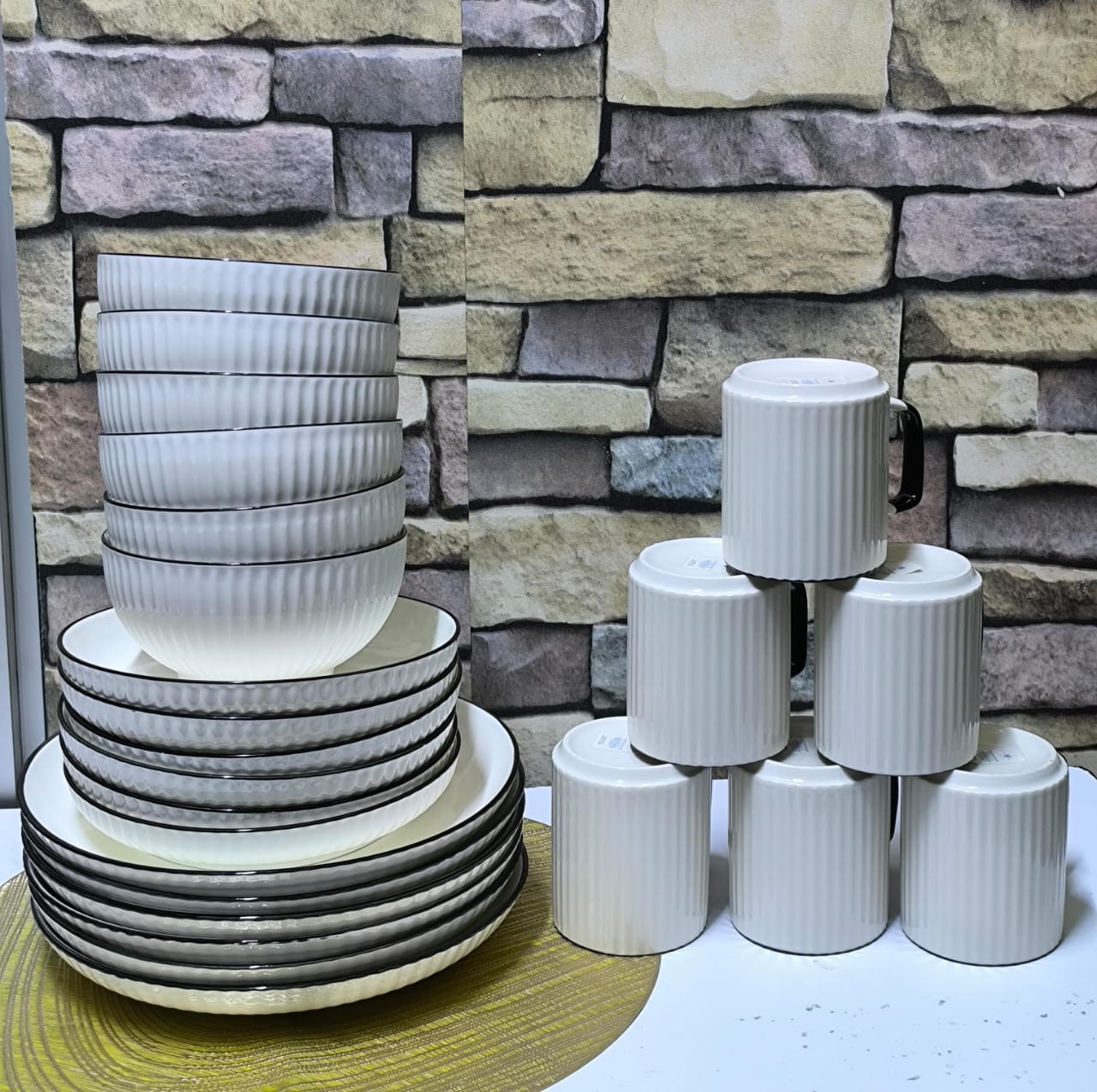 🔥✔️💐IRRESTIBLE SAVINGS 🤑SHOP NOW ON OFFEr🍒🥰CONCISE Ceramic Dinner set 24Pcs.A set of 24pcs consisting of 6 cups ,6 salad plates,6 bowls,6 dinner plates Ideal for both home and commercial use Eleg