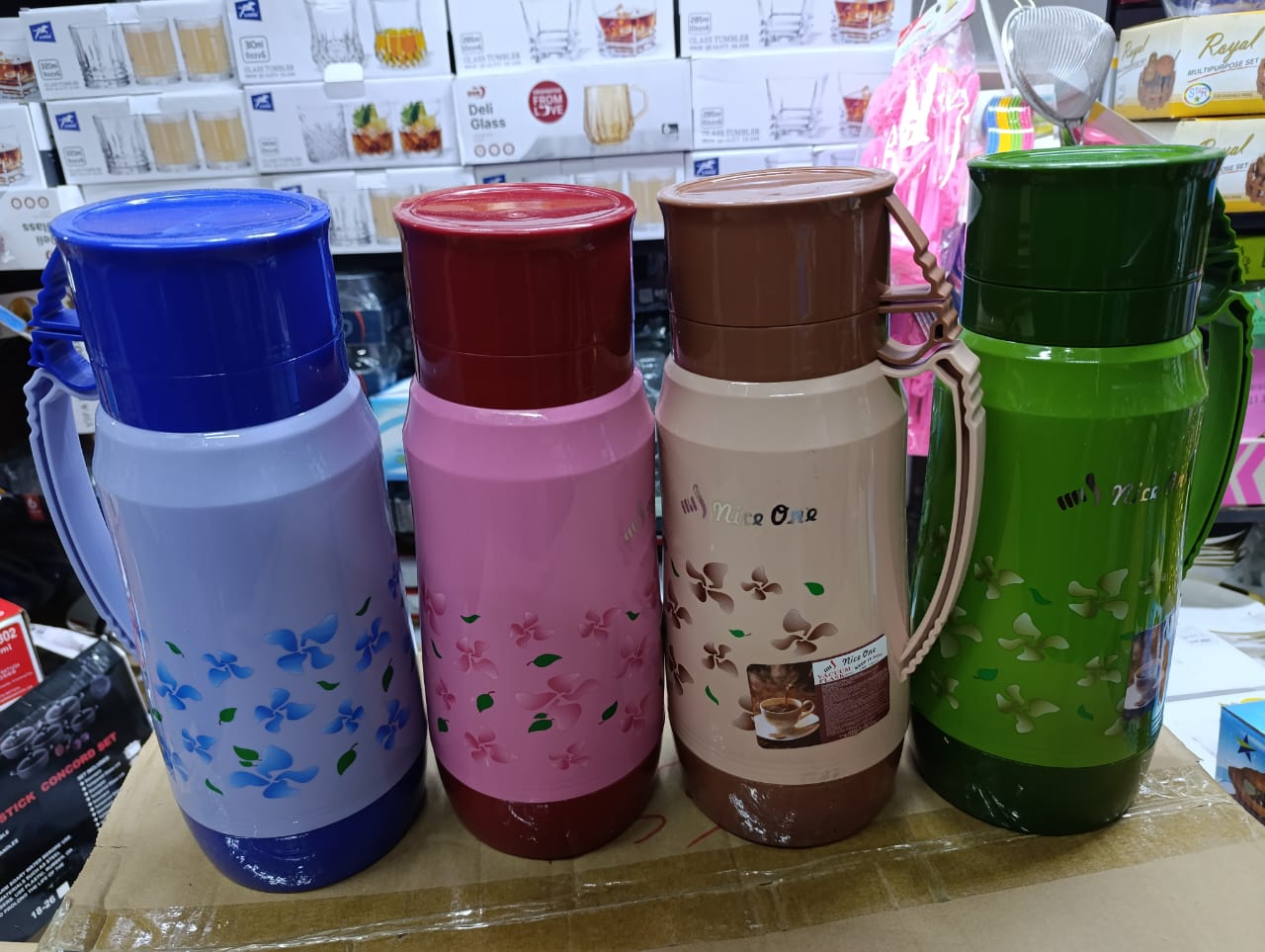 THERMOS FLASK. Plastic Body Glass Refill Thermos Flask 1.8L, easy grip handle which is heat resistant, lightweight hence ideal to carry to school, to the office and even when on a safari.
