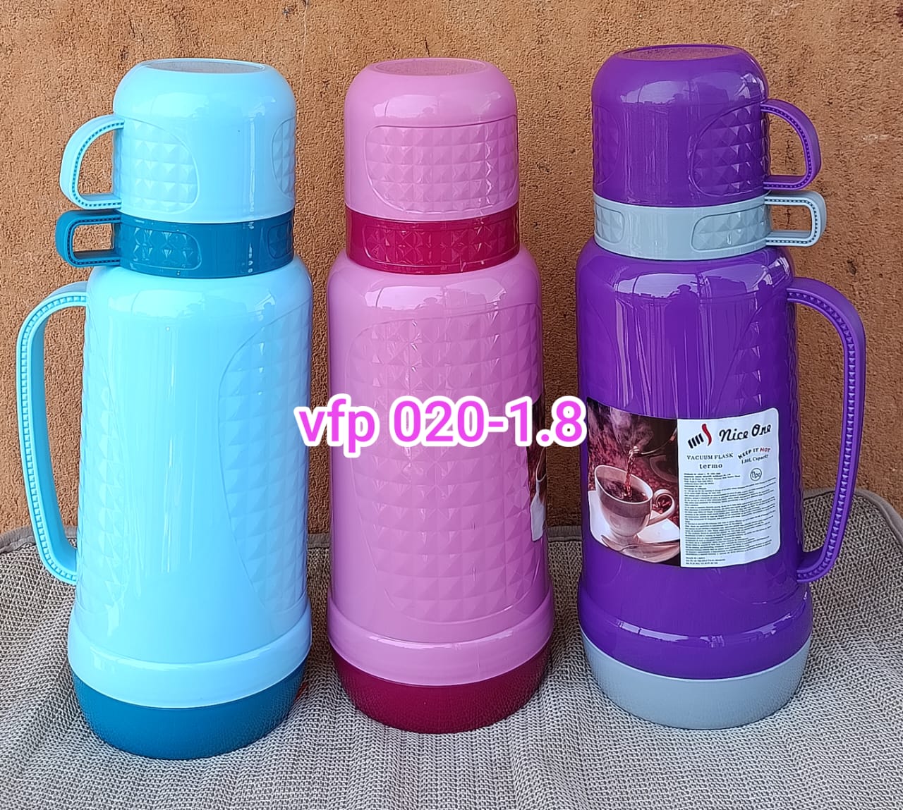 THERMOS FLASK. Plastic Body Glass Refill Thermos Flask 1.8L, easy grip handle which is heat resistant, lightweight hence ideal to carry to school, to the office and even when on a safari.