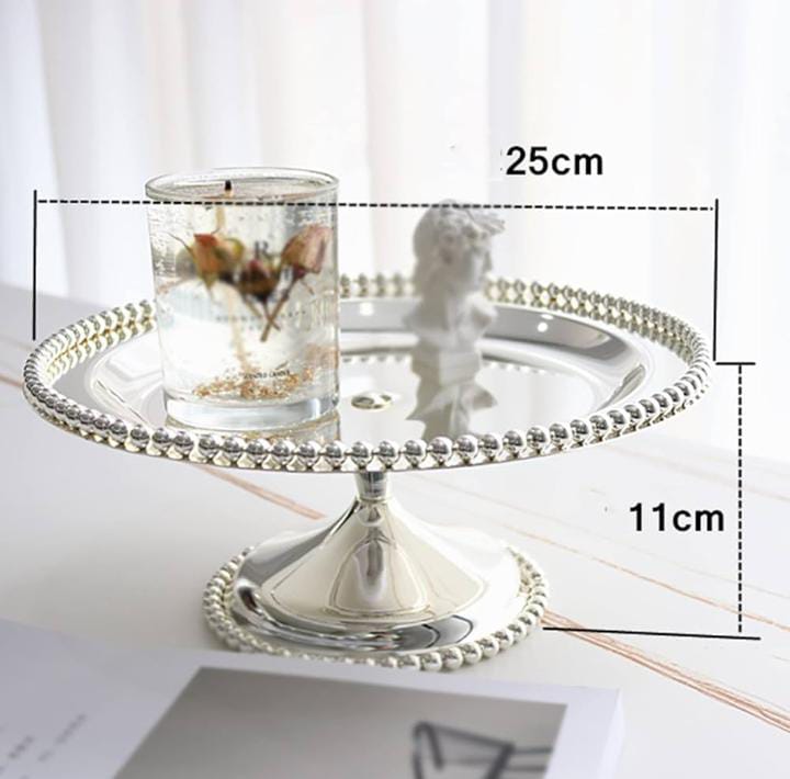 Plastic kitchen cake stand with plastic gold/silver