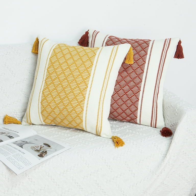 Set of 4pcs High quality Boho/Tufted cushion Throw pillows covers with Tassels and fiber filled throw pillow inside