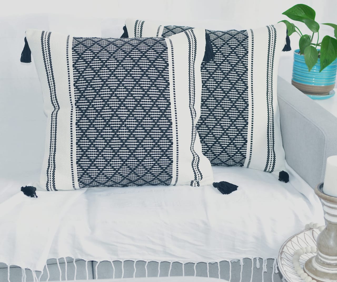 Set of 4pcs High quality Boho/Tufted cushion Throw pillows covers with Tassels and fiber filled throw pillow inside