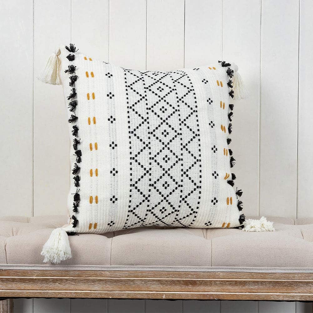 Set of 4pcs High quality Boho/Tufted cushion Throw pillows covers with Tassels and fiber filled throw pillow inside