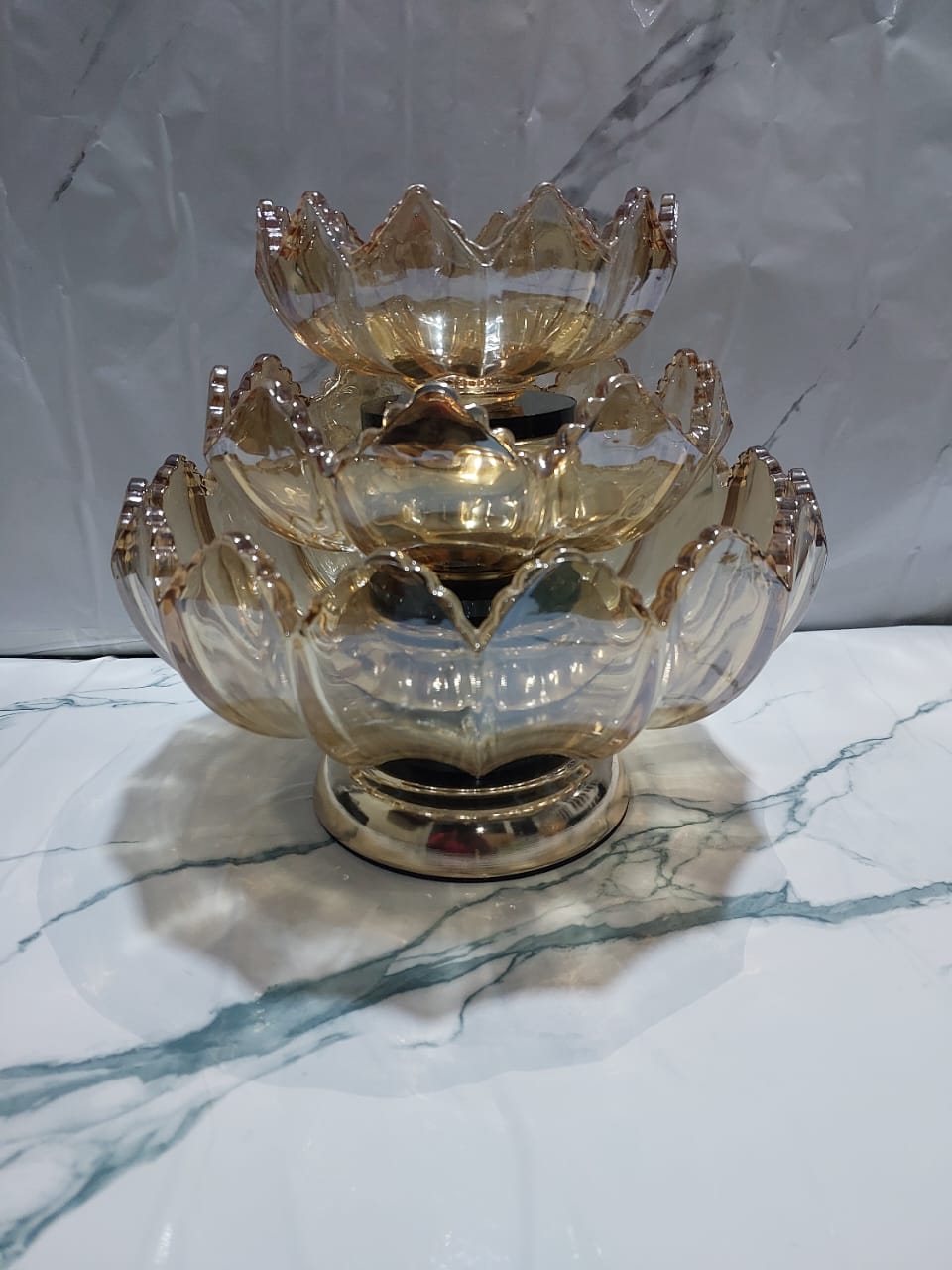 Very High Quality 3-Arm Elegant Multi-Purpose Display Serving Bowls – Stylish Tiered Stand for Fruits, Snacks, Desserts, or Table Decoration for Homes and Events