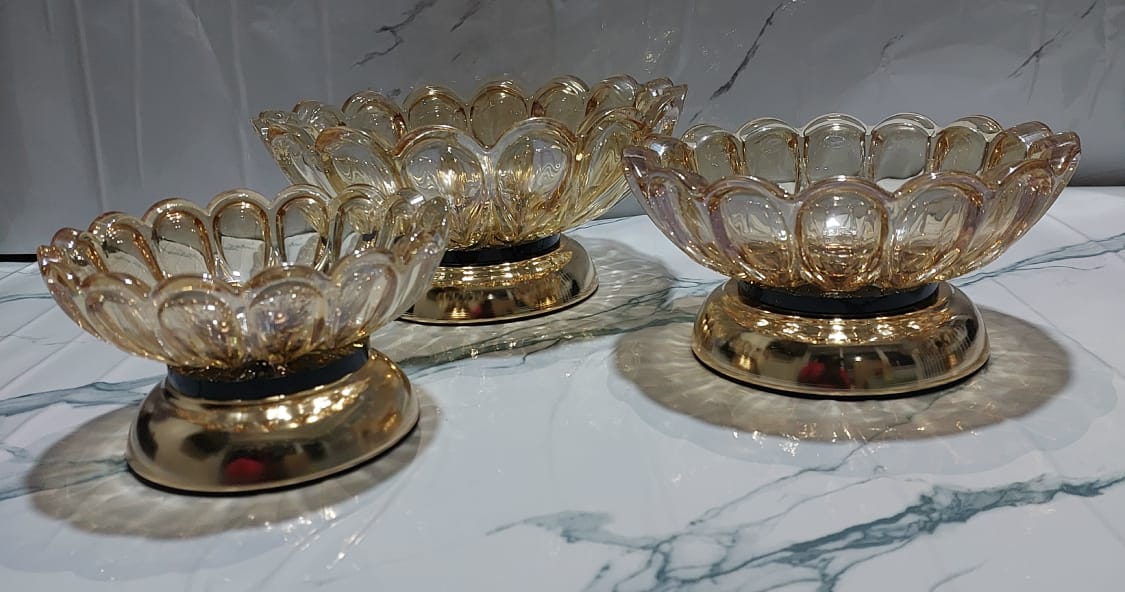 Very High Quality 3-Arm Elegant Multi-Purpose Display Serving Bowls – Stylish Tiered Stand for Fruits, Snacks, Desserts, or Table Decoration for Homes and Events