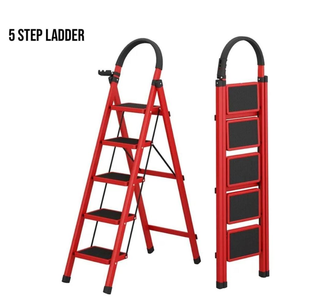High quality strong Metallic Ladder with supportive stand to make easier while using it...can be used in Schools,Hospitals and Home