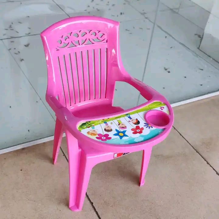 Plastic  kids/baby feeding chair....Designed for feeding babies...providing a sucure and comfortable seating solution.made of plastic likely for easy cleaning  and durability