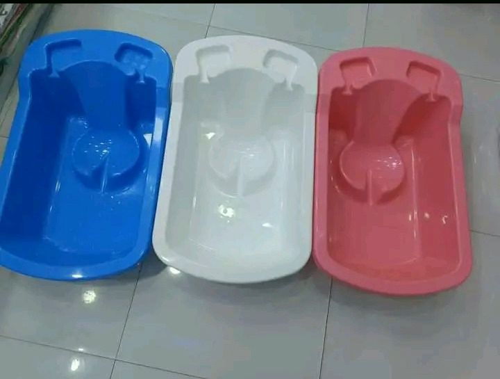 Generic Baby Wash Basin Bucket / Baby Bath Tub With Support Area. Ergonomic design with support area which holds the baby especially during newborn stage Pink Blue White