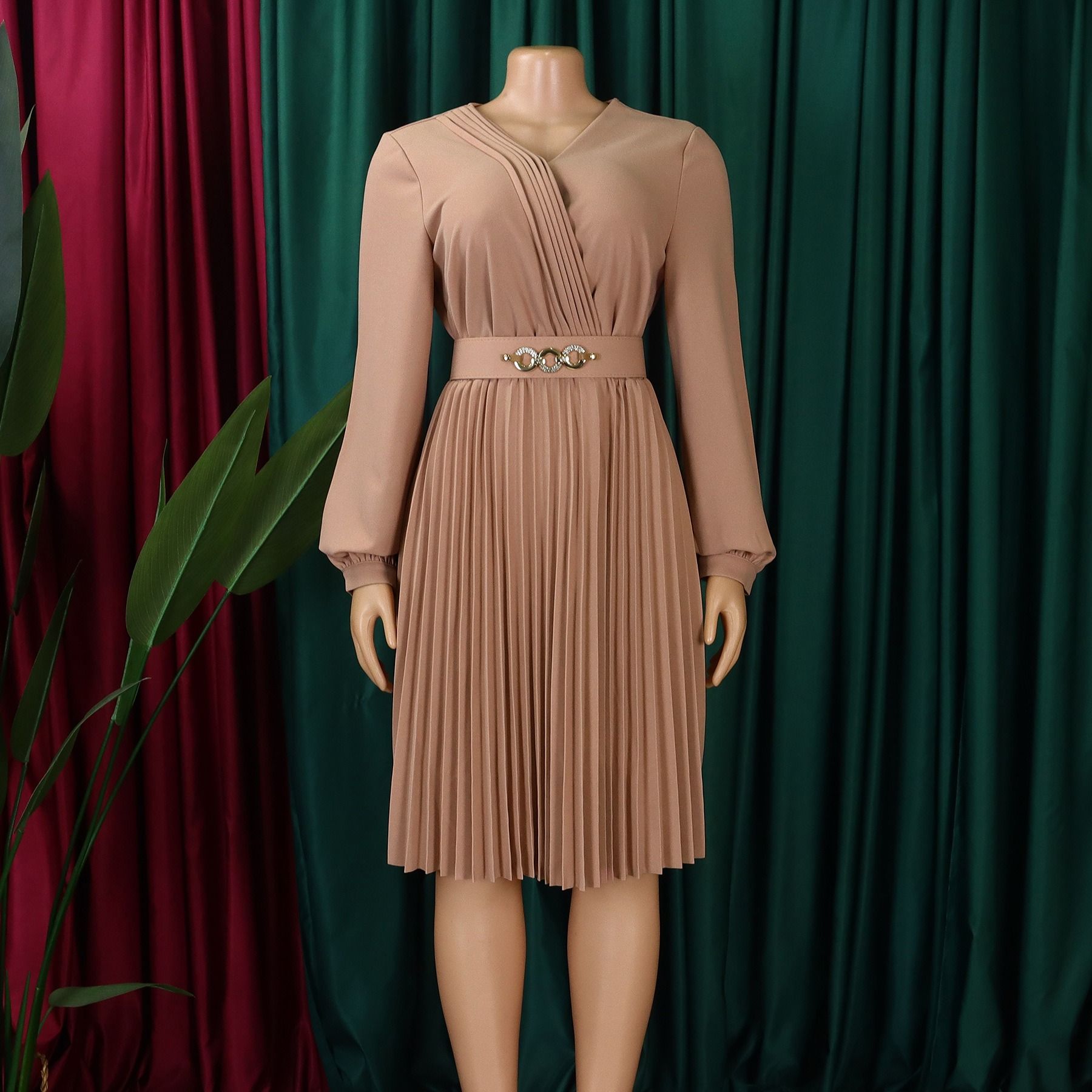 Africa Europe America D497 Belt Summer Autumn 2025 New Women's Trumpet Sleeve Solid Color Plus-size Dress Popular Lanyard/belt Elements
Temperament Commuting Style