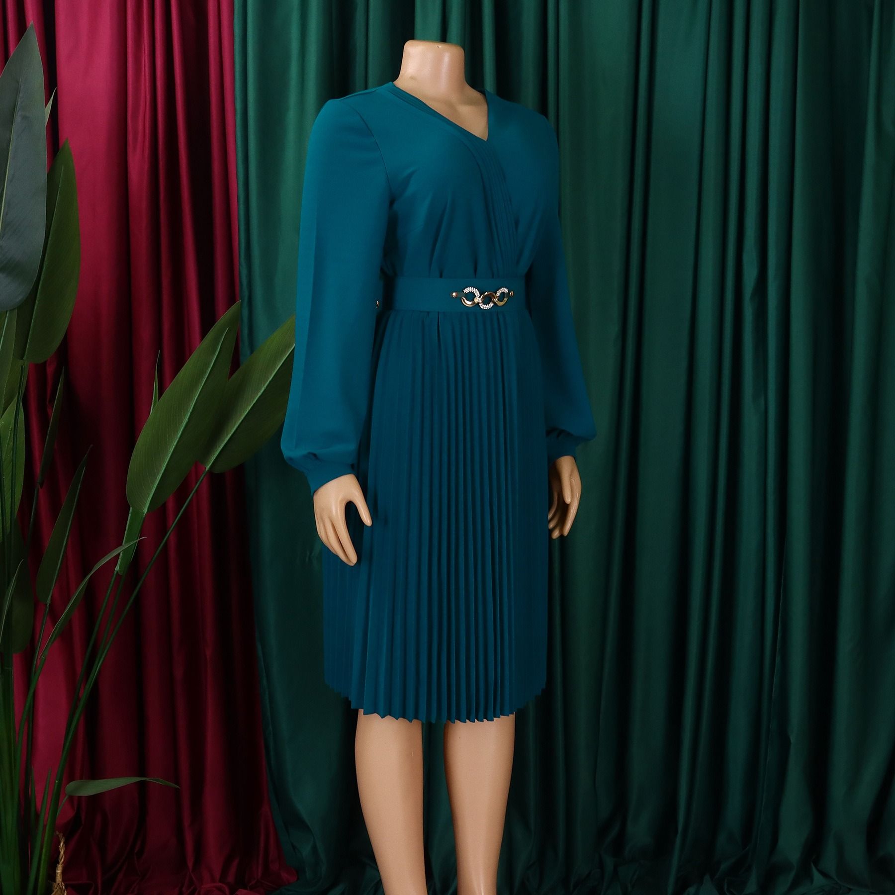 Africa Europe America D497 Belt Summer Autumn 2025 New Women's Trumpet Sleeve Solid Color Plus-size Dress Popular Lanyard/belt Elements
Temperament Commuting Style