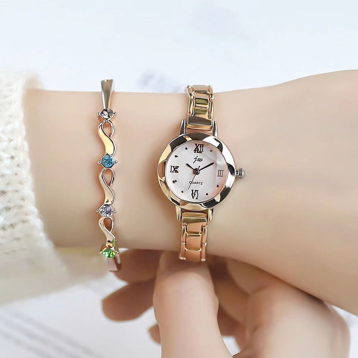 Africa New Fashion Style Women's Watch Students Small Dial 2025 Korean Version Temperament Simple Electronic Quart  Watch White Chrome-plated Case Bright Beautiful Refined Aloy Strap Comfortable Fit