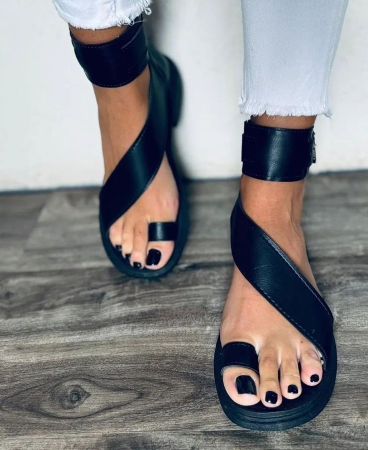 Leather Women’s brown Shoe Simple Open Toe Flat Sandals Female Buckle Belt all-match Fashion Slippers non-slip wear-resistant Girl Breathable Take Sandals Casual Lady Shoes Girlfriend Gift