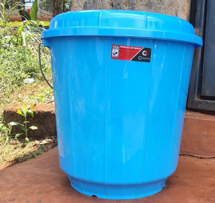 QUALITY DURABLE ECONOMICAL WASHING BUCKETS,THEY ARE CONVENIENT FOR STORAGE OF WATER AND BOTH HOME AND COMMERCIAL PURPOSES COMES WITH A LID