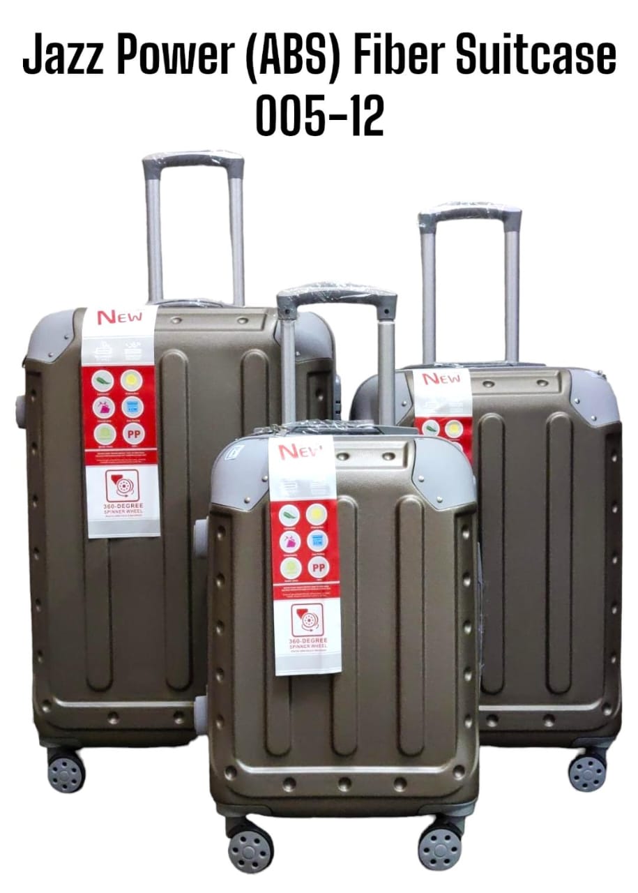 ASSURED QUALITY 🥰27 INCH 3 IN 1 LAXURIOUS FIBRE SUITCASE 🤣BRIEFCASE TRAVEL BAG💚.Made of high-quality materials Sleek and stylish design 3-in-1 design Hard outer shell for protection Number of co