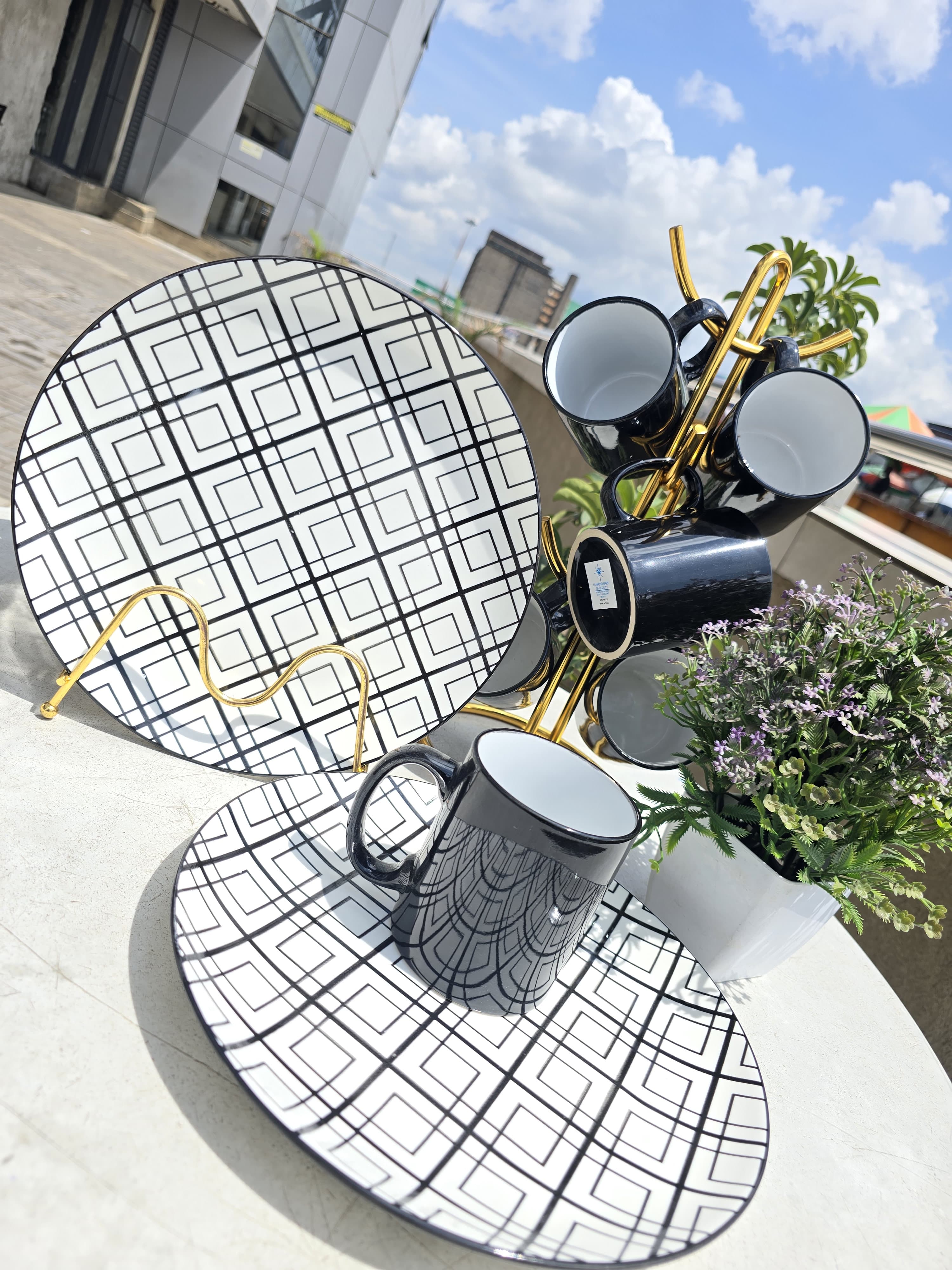 OFFER OFFER!!! 12pcs Unique Dinner Set of 6 mugs and 6 plates.The modern kitchen needs the right kitchen utensils and appliances to create an inviting atmosphere. Good product quality and Attractive