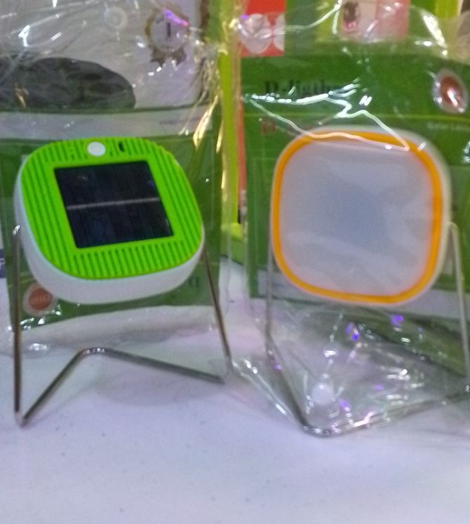BACK UP READY !!D Light Portable Solar Lantern for Camping, Emergency Torch Flashlight.EFFICIENT: High-efficiency solar panel can charge even on a cloudy day.Perfect addition to emergency preparednesS