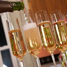 6PCS Elegant Champagne Glass Set – Premium Tall Flute Glasses for Toasting, Weddings, Parties, Celebrations & Home Bar – Crystal Clear, Durable, Classy Drinkware Gift Set