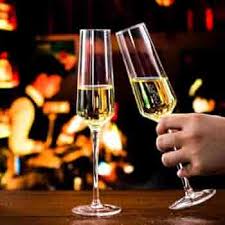 6PCS Elegant Champagne Glass Set – Premium Tall Flute Glasses for Toasting, Weddings, Parties, Celebrations & Home Bar – Crystal Clear, Durable, Classy Drinkware Gift Set