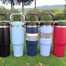 900ml Stainless Steel Vacuum Thermal Mug with Handle, Lid & Straw – Leakproof, Reusable Travel Tumbler for Iced Coffee, Tea & More | Double Wall Insulated Cup for Hot & Cold Drinks