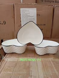 6 Pieces Love Shaped Ceramic Bowls – Elegant White Heart Design – Microwave & Dishwasher Safe Dessert, Snack & Salad Bowls for Home, Events & Gifting.