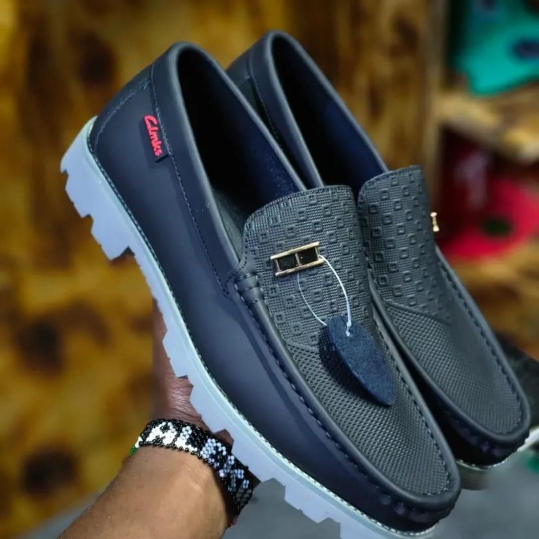 ORIGINAL LEATHER CLARKS CLASSIC LOAFERS, BLACK CASUAL AND OFFICIAL SHOES BROWN LEATHER (BEST SHOP FOR LOAFERS, OFFICIALS, CASUALS, SNEAKERS)