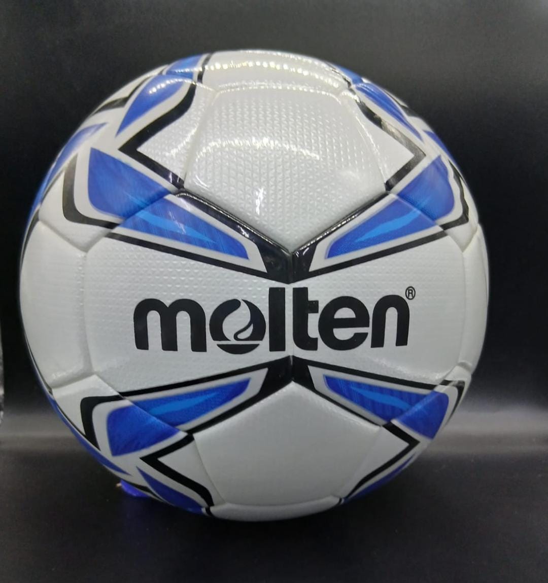 🔥 OFFER 🔥 Rare Molten Vantaggio 2000 '25 Premium Training Soccer Ball (White/Blue) (3) Soccer ball New Size 5. Football for training and match playing.