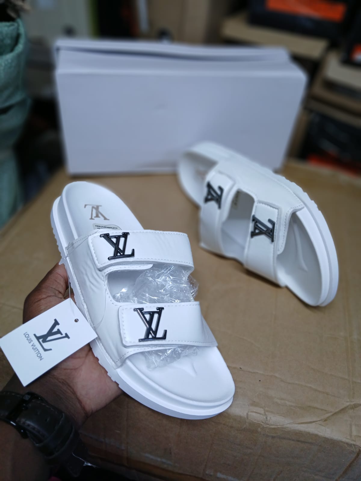 🔥 LOUIS VUITTON (LV)MEN OPEN SLIDES VERY COMFORTABLE AND DURABLE. LV OPEN SHOES, STYLISH OPEN SLIDES (BEST SHOP FOR SLIP ONS, SLIPERS, SLIDES & OPEN SHOES)