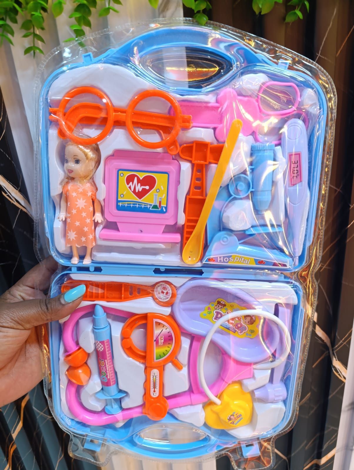 🩺👩‍⚕️ Little Doctor in Action! 👨‍⚕️🩺
Let your child explore the world of medicine with this fun-filled Kids Doctor Set!

✅ Includes stethoscope, syringe, thermometer & more!
✅ Encourages learning