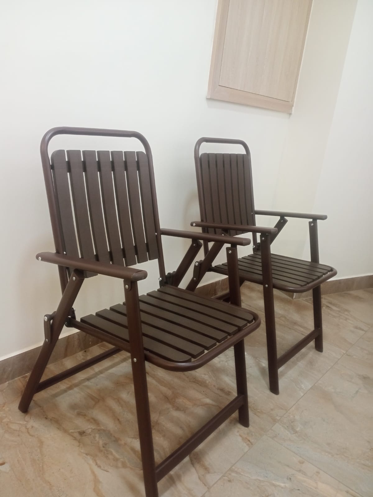 Outdoor folding foldable Portable Home Chair Beach Hotels Rustfree dirt resistant
OFFER 1 Pc Classy Brand New Very High Quality Stylish and Luxurious Outdoor Foldable Chair Eames Pc