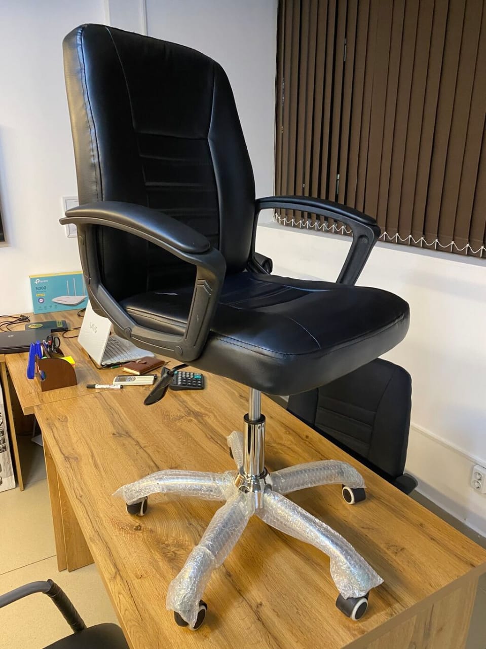 Orthopedic Secretarial Office Chair Office Chair With Mesh Swivel Chair Orthopedic,Ergonomic Adjustable. BLACK swivel office chair. DON'T MISS OUT ON THIS CLEARANCE SALE