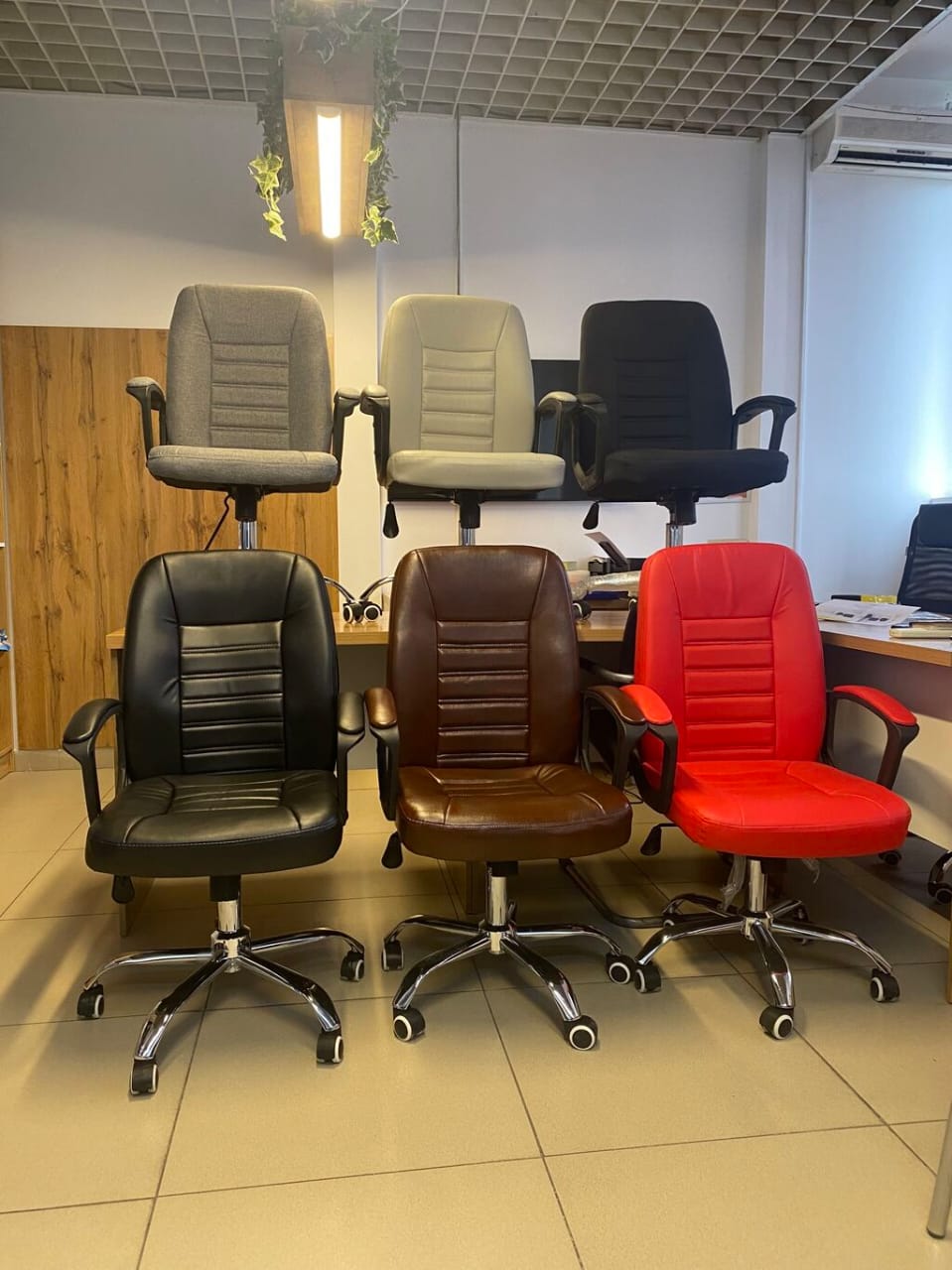 Orthopedic Secretarial Office Chair Office Chair With Mesh Swivel Chair Orthopedic,Ergonomic Adjustable. BLACK swivel office chair. DON'T MISS OUT ON THIS CLEARANCE SALE