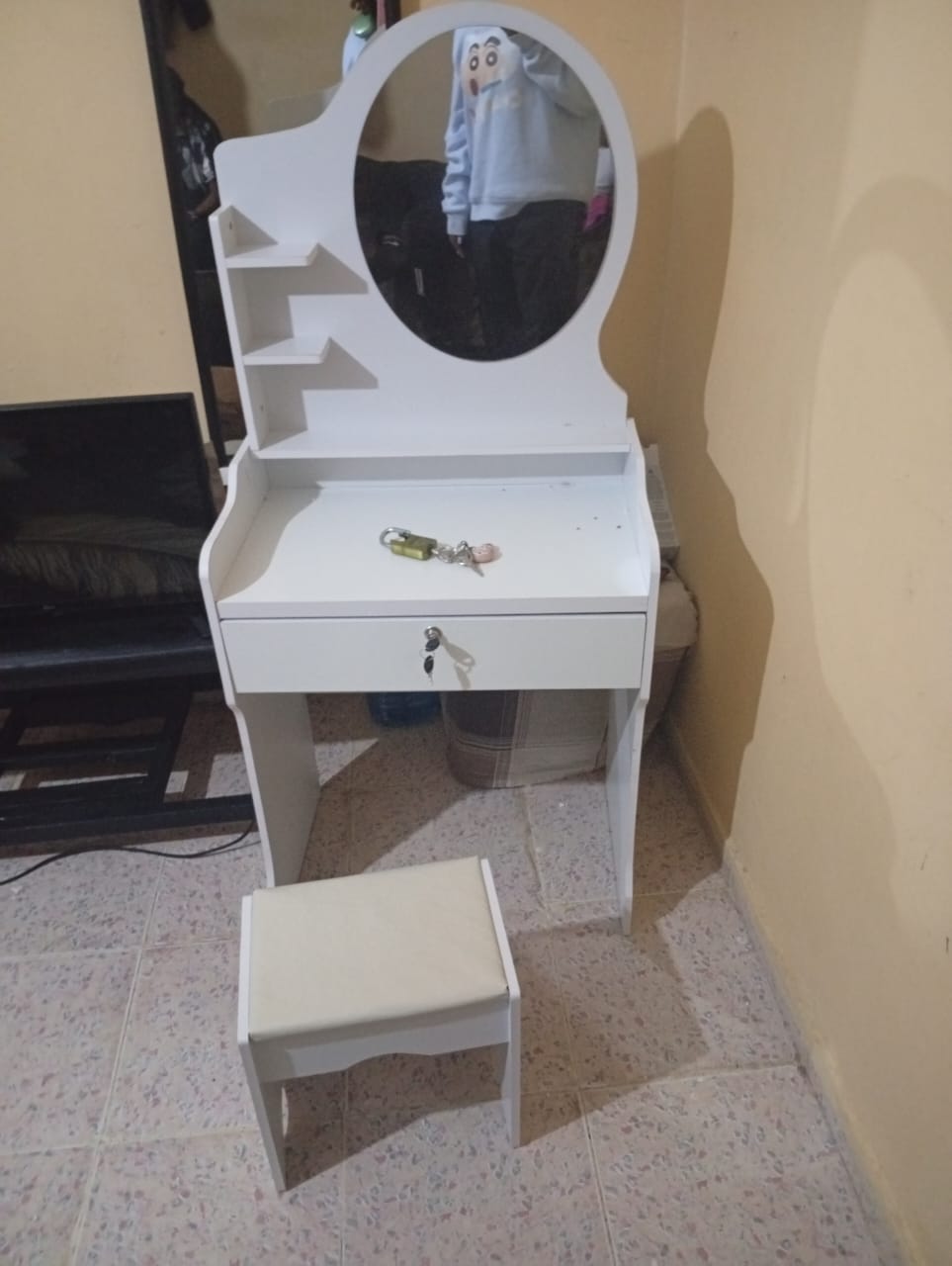 CLEARANCE OFFER Dressing table Minimalist Vanity Dresser – sleek, elegant, and space-saving. Perfect for a modern, clutter-free bedroom. ✨ 🌟 PREMIUM OFFER 🌟 (PLEASE NOTE IT REQUIRES ASSEMBLING)