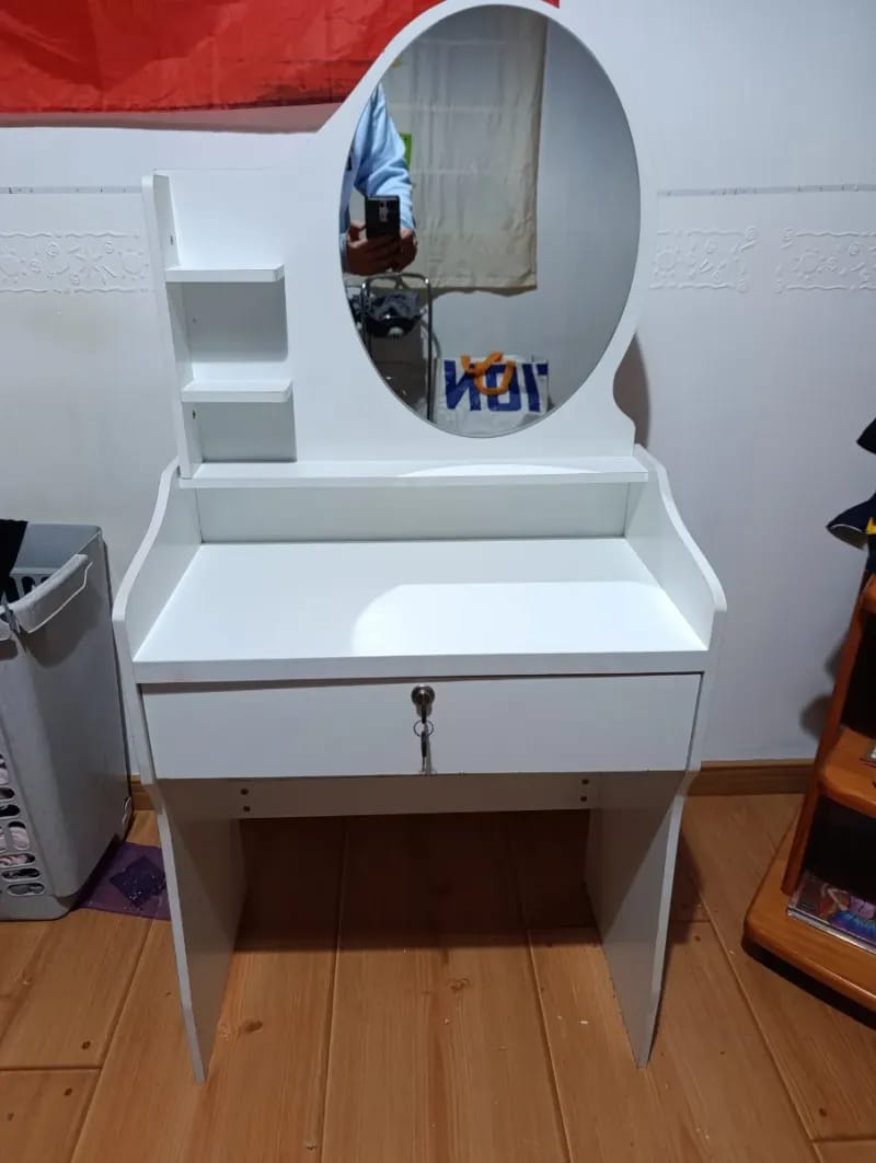 CLEARANCE OFFER Dressing table Minimalist Vanity Dresser – sleek, elegant, and space-saving. Perfect for a modern, clutter-free bedroom. ✨ 🌟 PREMIUM OFFER 🌟 (PLEASE NOTE IT REQUIRES ASSEMBLING)
