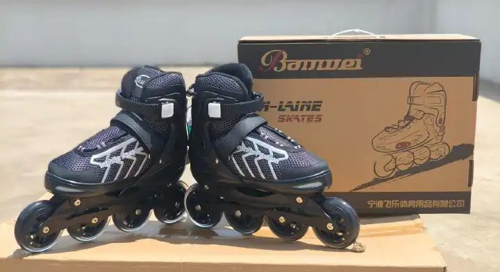 ✅️OFFER!! OFFER!! ✅️Roller Speed Skating Shoes.Adjustable roller skates shoes Protective lining in the skate shoes. Comfortable