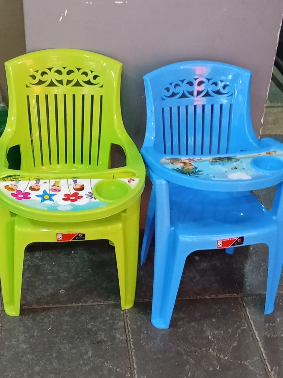 KIDS FEEDING CHAIRS 2in 1 Toto chair with feeding table made of high quality durable stainless steel eco friendly greal]t and ideal goft during baby showers provides comfortability 1 pc