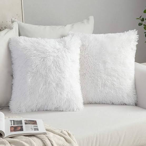 2PCS Fluffy throw pillow covers.Elevate your interior décor with this luxurious faux fur throw pillowcase, designed to add a touch of elegance and cozy charm to any space.