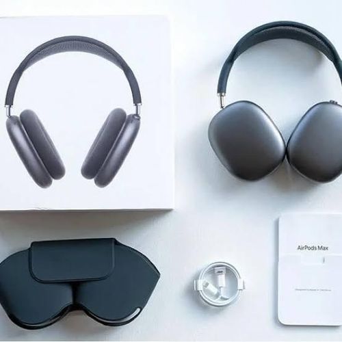 Apple AirPods Max Wireless Over-Ear Headphones, Active Noise Cancelling, original quality . can withstand power for a very long period of time upto 3 days standby