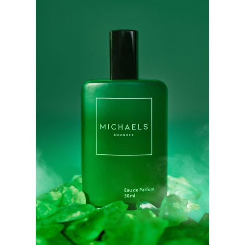 Michaels Bouquet EMERALD 1. Has a very good longevity and projection with freshness upto 72 hours . has got very sweet masculine aroma . feel good smell good with emarald 1 perfume.