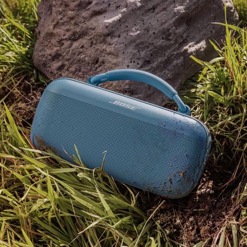 Bose SoundLink Max Portable Speaker, Large IP67 Waterproof Bluetooth Speaker, Up to 20 Hours of Playtime, USB-C, Built-in 3.5mm AUX Input