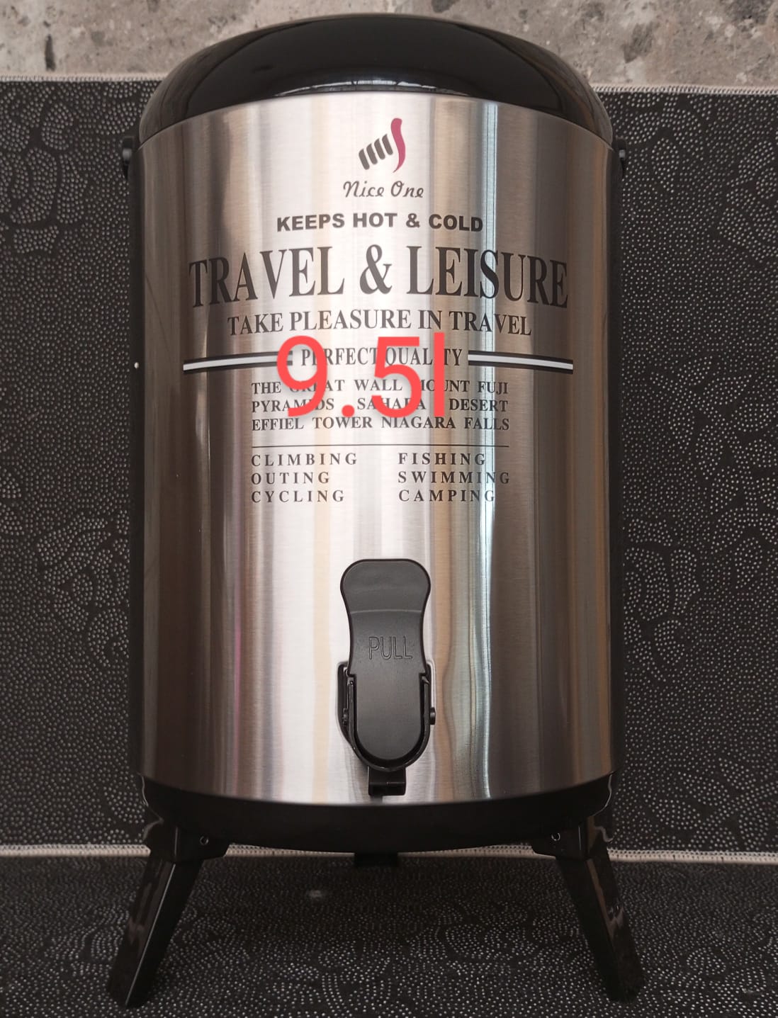 9.5 Litres Stainless Steel Vacuum Insulated Food Flask Durable thermo food flask  Ideal for beverage Convenient for both HOT or COLD drinks With two small cups easy to cleanPU foam insulated to keep c