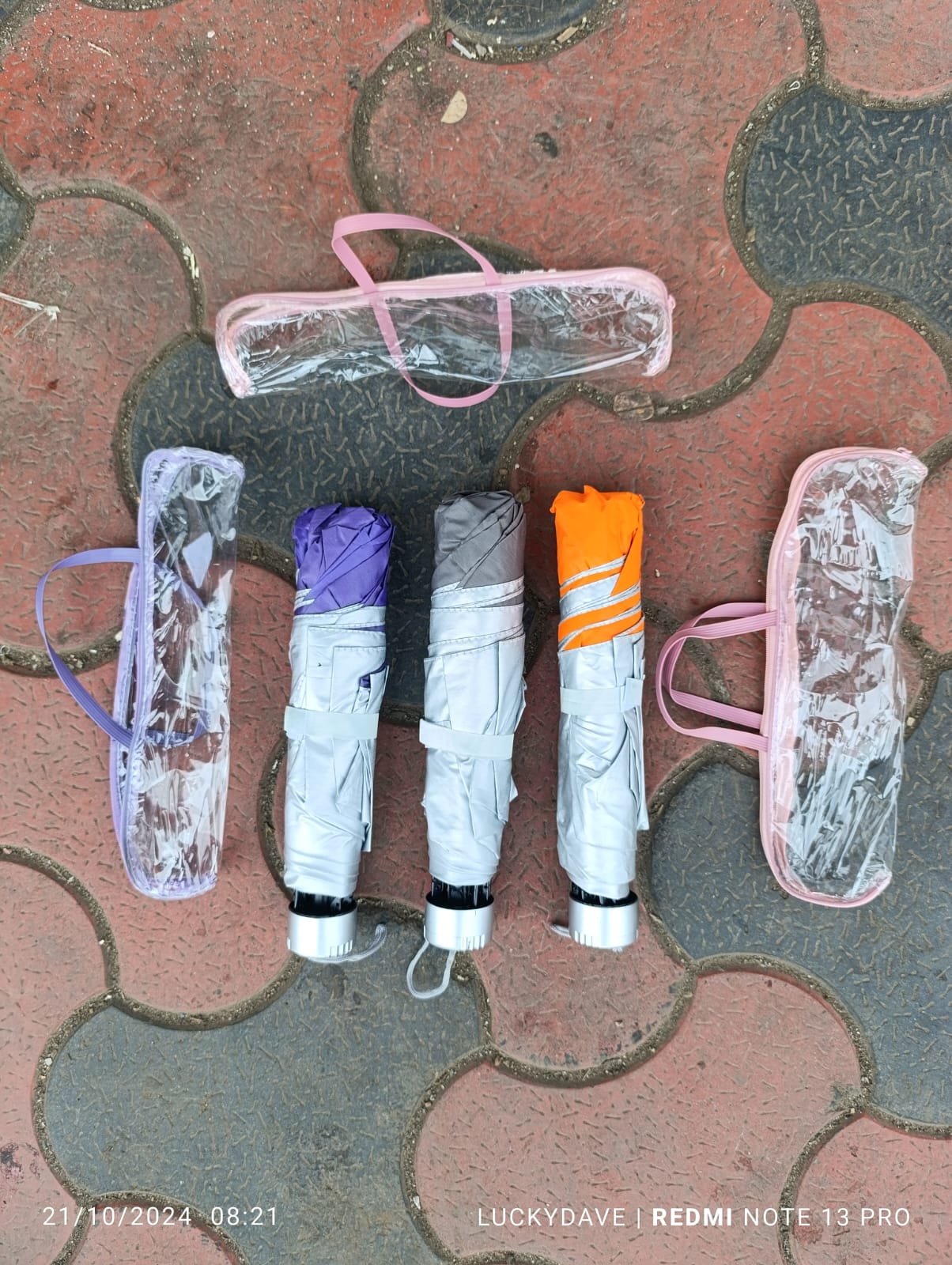 Mini Pocket Folding Umbrella Rain Small Fashion Women Men Parasol Girls Anti-UV Waterproof Windproof Portable Travel Umbrella  This umbrella can block ultraviolet rays and can be used in both rain and