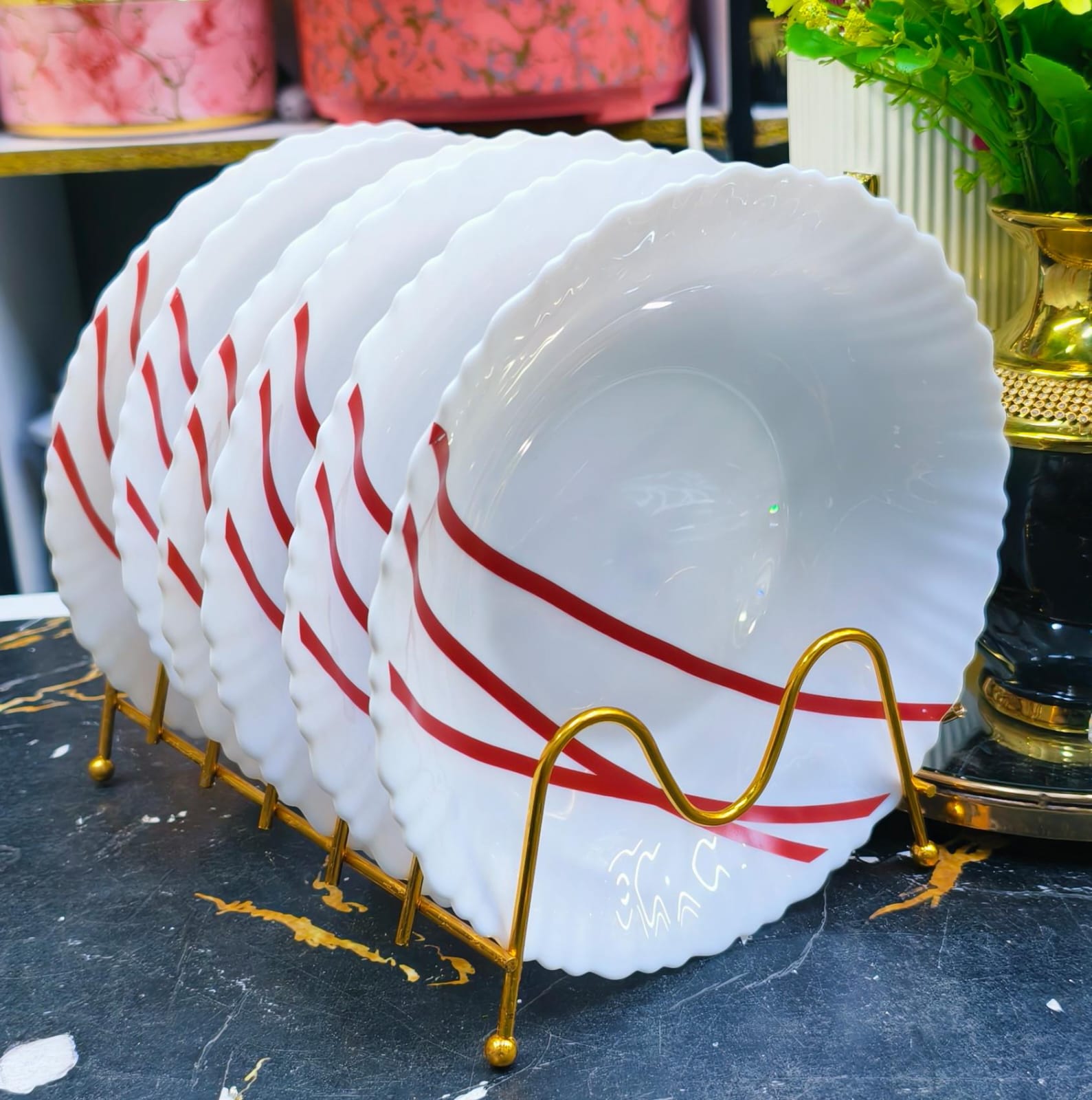 Set Of 6 Beautiful Dinner Ceramic Plates  The modern kitchen needs the right kitchen utensils and appliances to create an inviting atmosphere. We brings you this perfect dinner plate with a premium qu