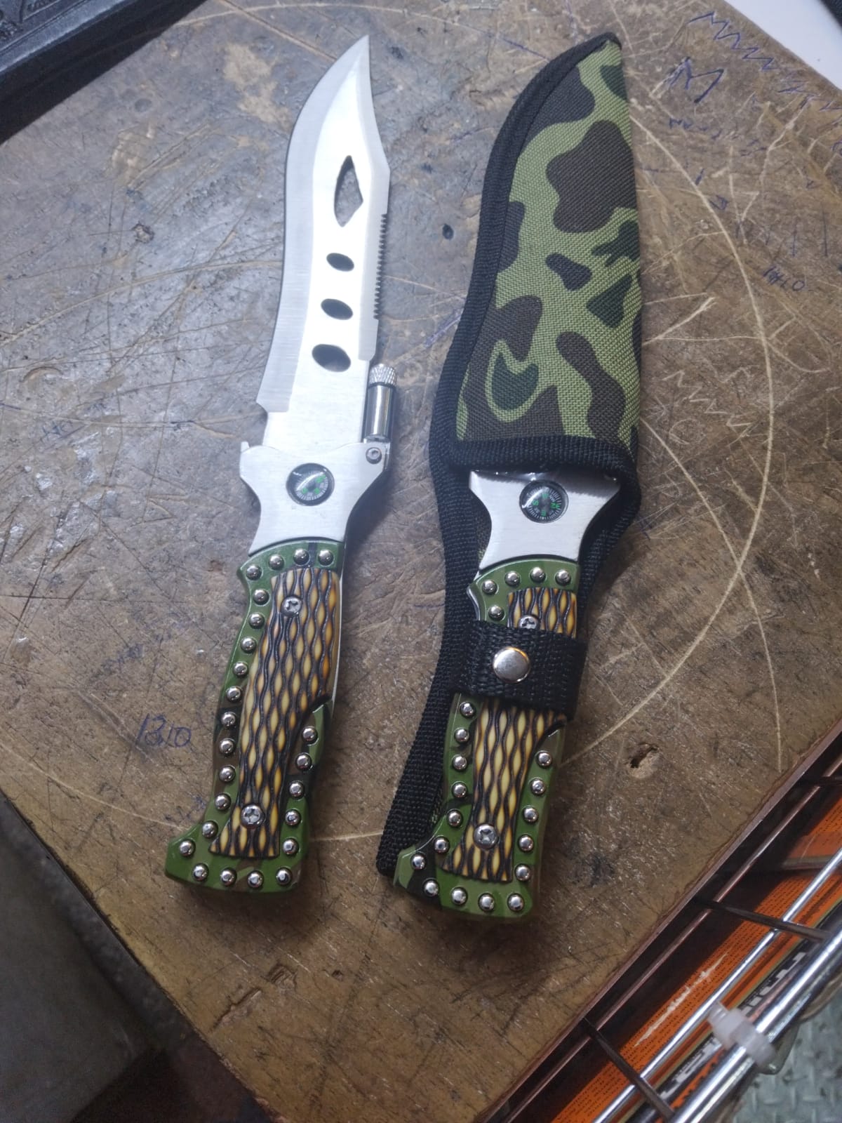 Fixed Blade Knives Skinning Knife Fix Blade Deer Hunting Knives And Tactical Camping Knife   facilitate and make the work of knife more comfortable, widen the range of possible tasks for its applicati