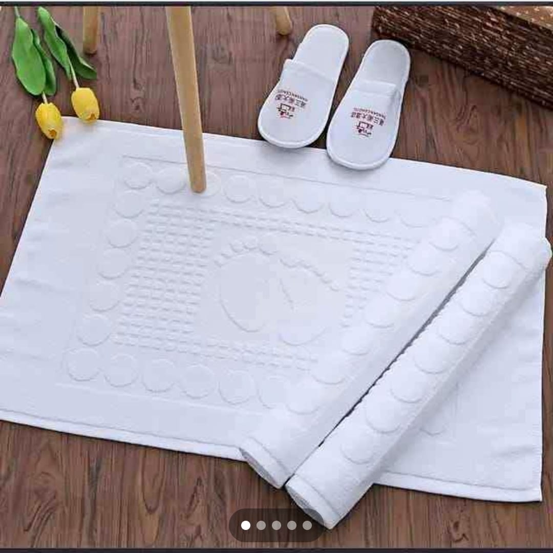 Extra Heavy White Classic Luxury Bath Mat Floor Towel / Absorbent Cotton Hotel Spa Shower/Bathtub Mat   Sink into a soft, plush bath mat as you step out of the shower, At the end of a long day, or at