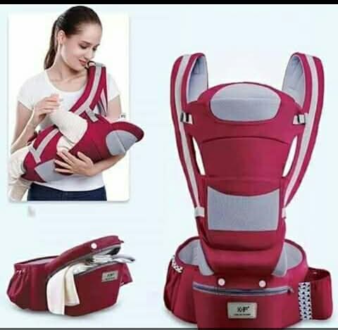 Hipseat carrier  Hip Seat Carrier is made by two elements – a rigid base and a baby carrier – that can be used together or separately giving life to 3 different products and multiple baby wearing opti