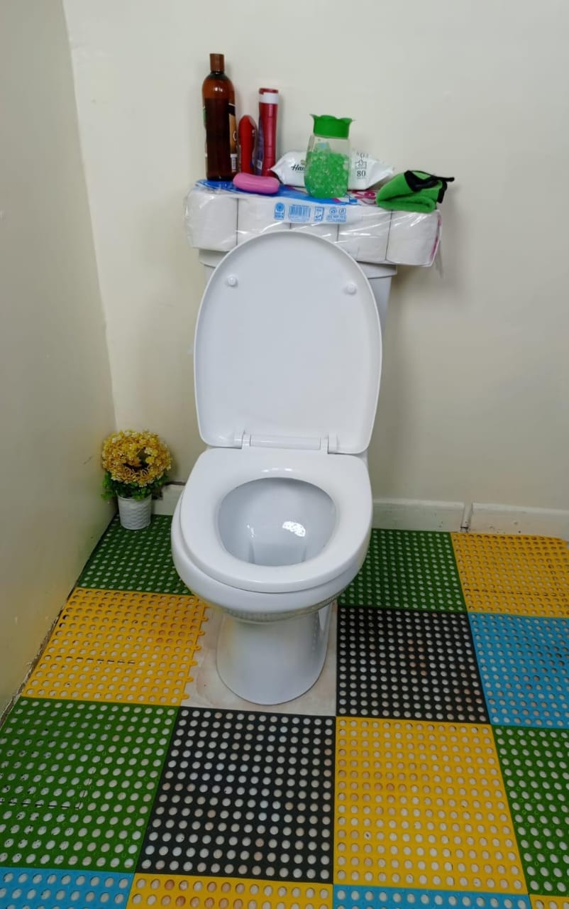 1PC Inter Locking Anti-Slip Bathroom/Balcony  Floor Mats ,Measure 30*30cm,Perfect for bathroom,balcony & laundry area. NO TILES/ SLIPPERLY TILES USE THESE MATS,