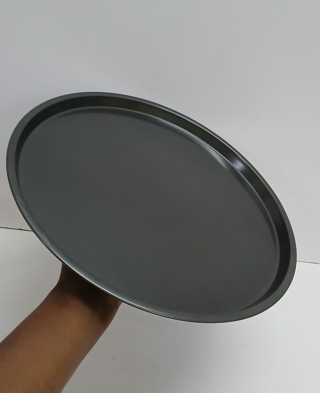 CLEARANCE SALE!! 2IN1 PIZZA CUTTER AND NONSTICK BLACK PIZZA PAN COMBO 31CMS DIAMETER