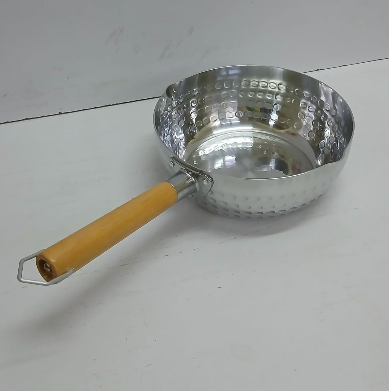 3LITERS Stainless Steel SUFURIA/ SNOW  /MILK Cookware with Wooden Handle, material: aluminium with wooden handle in 22cm