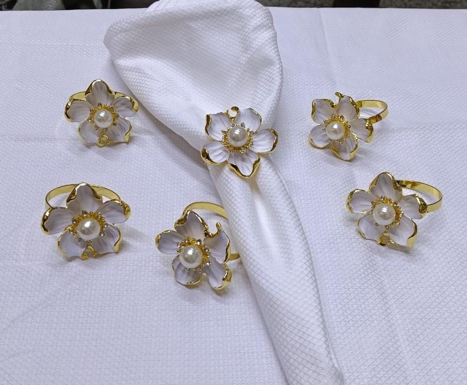 6pcs Napkin ring holder in gold and flower pattern, elevate your dining experience